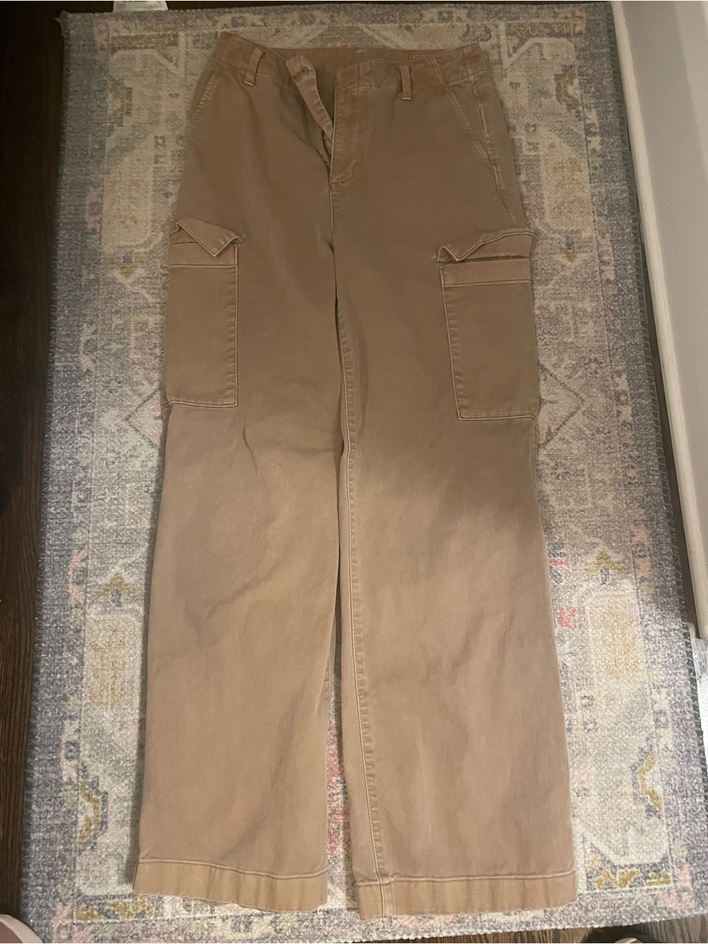 GAP High-Rise Women's Cargo Jeans in Tan